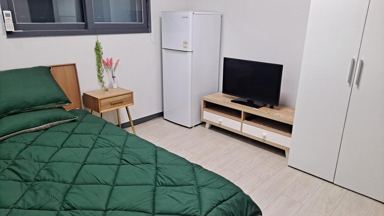 Отель Yolo House Инчон Экстерьер фото