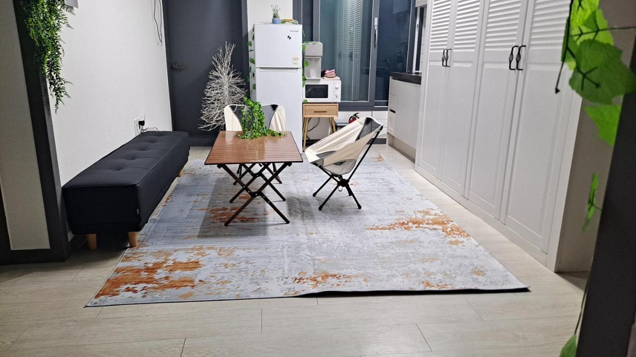 Отель Yolo House Инчон Экстерьер фото