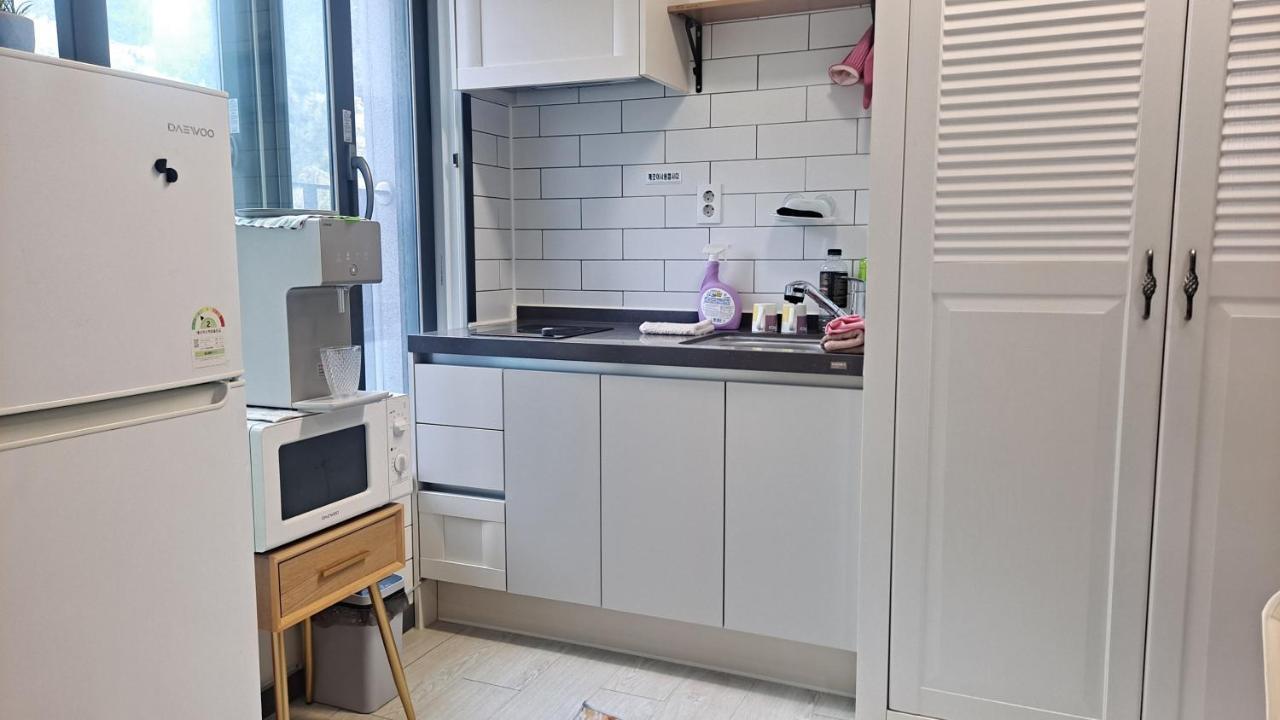 Отель Yolo House Инчон Экстерьер фото