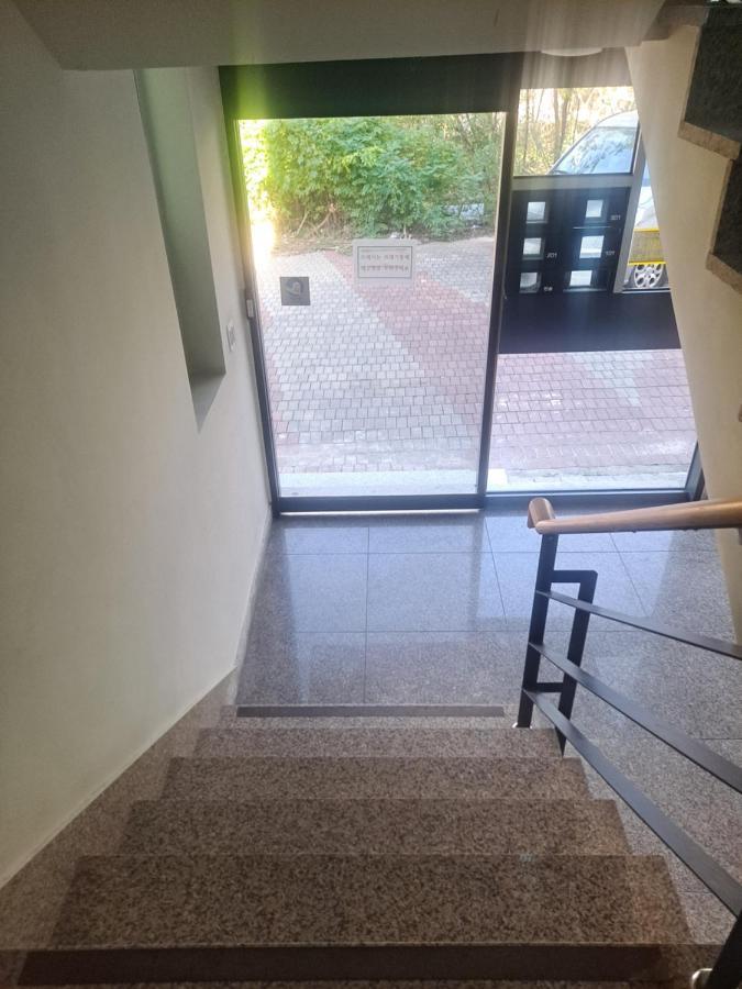 Отель Yolo House Инчон Экстерьер фото