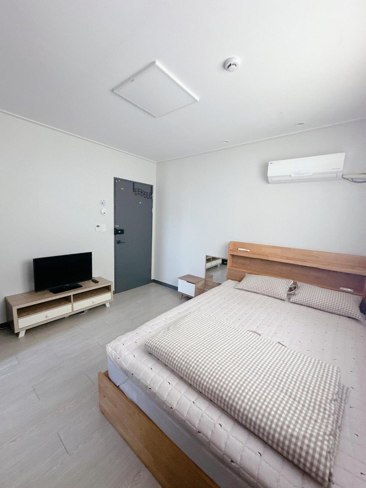 Отель Yolo House Инчон Экстерьер фото