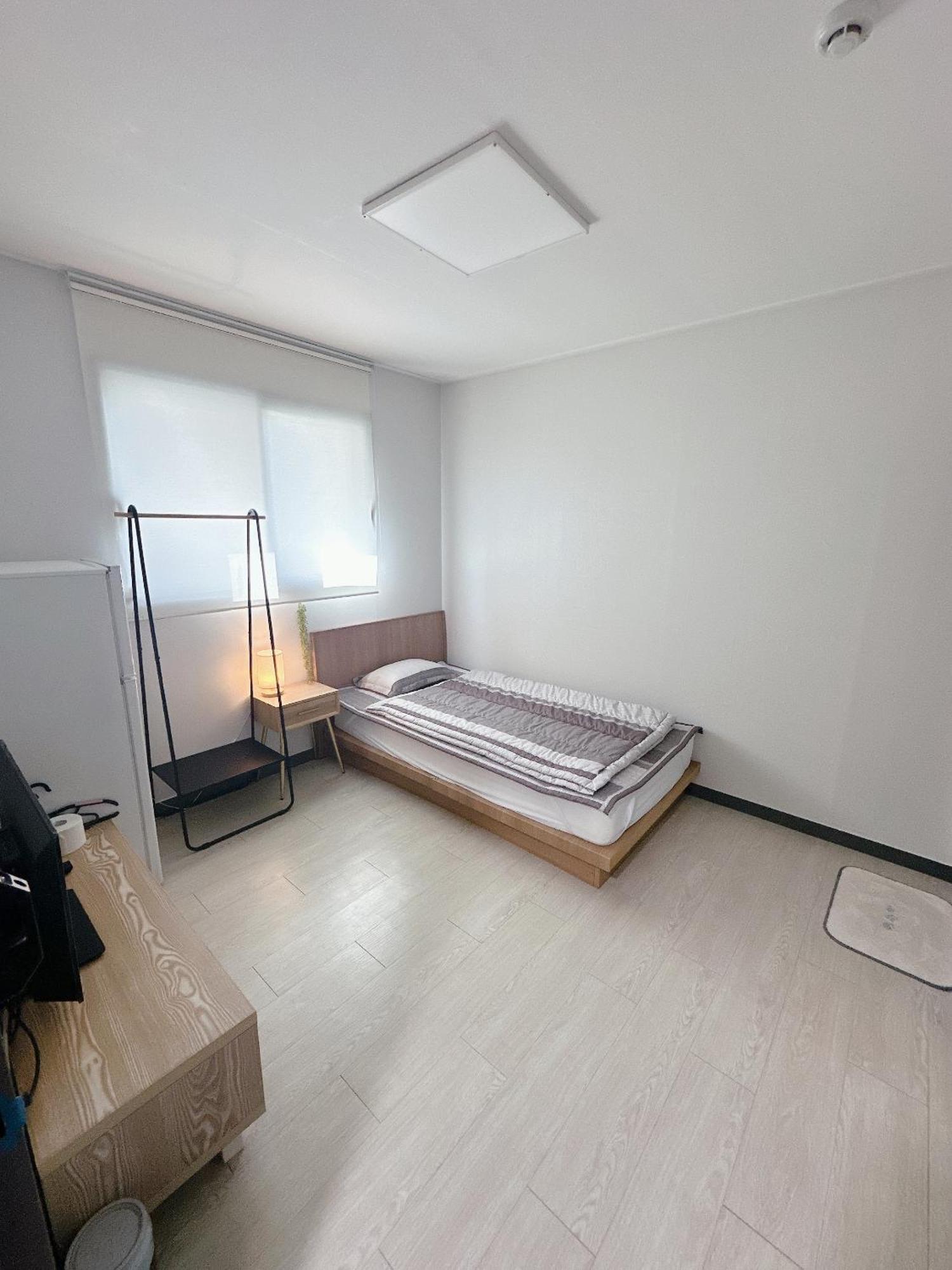 Отель Yolo House Инчон Экстерьер фото