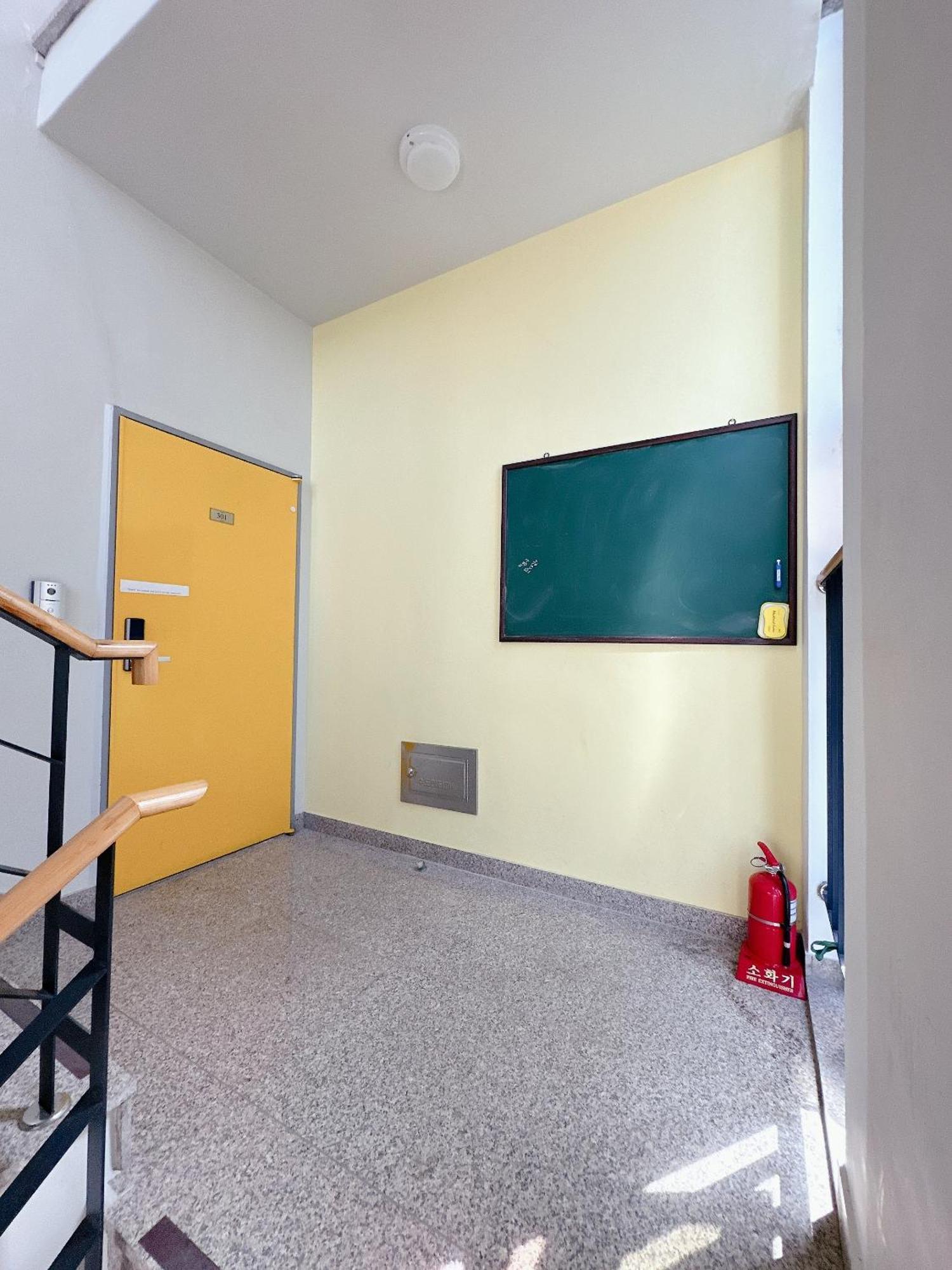 Отель Yolo House Инчон Экстерьер фото