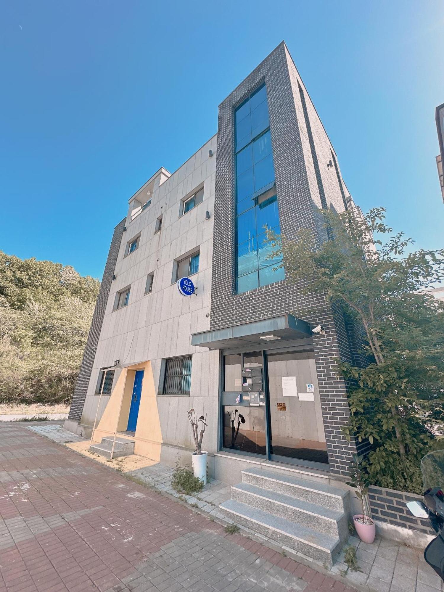 Отель Yolo House Инчон Экстерьер фото