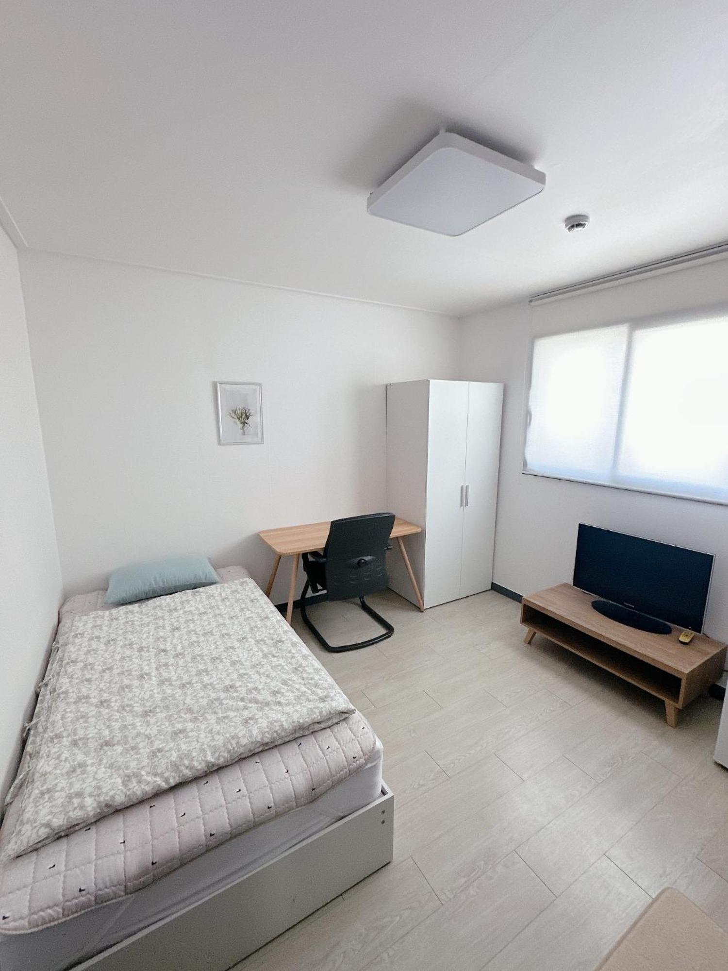 Отель Yolo House Инчон Экстерьер фото